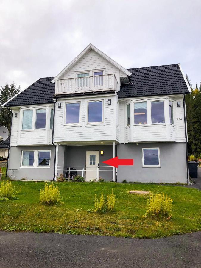 Great Apartment With A Lovely View Of The Sea And Mountains Kvaloya Exterior photo
